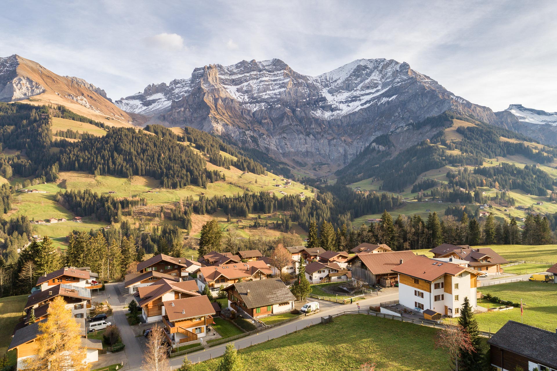 Adelboden village in front of the mountain range